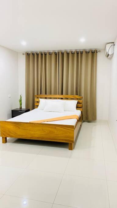 Lovely 4-Bedroom Holiday Home With Free Parking. Лаутока Екстериор снимка